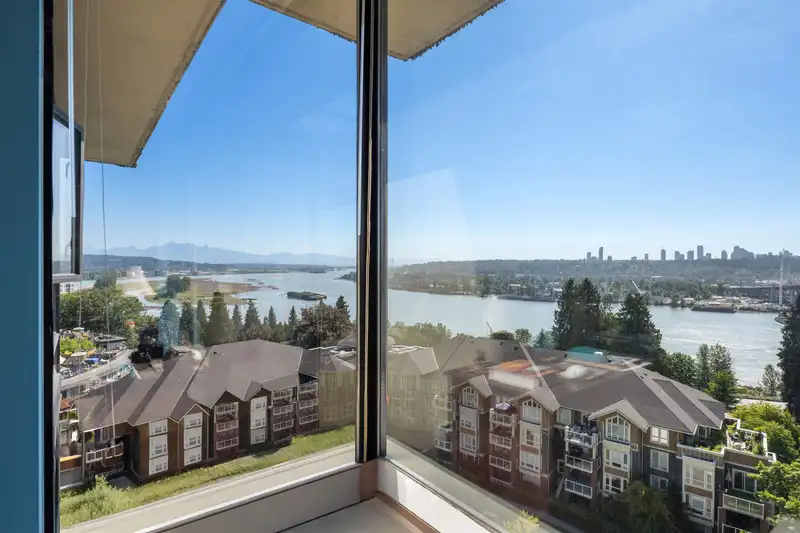1003 11 E ROYAL AVENUE - photo 1 of 36