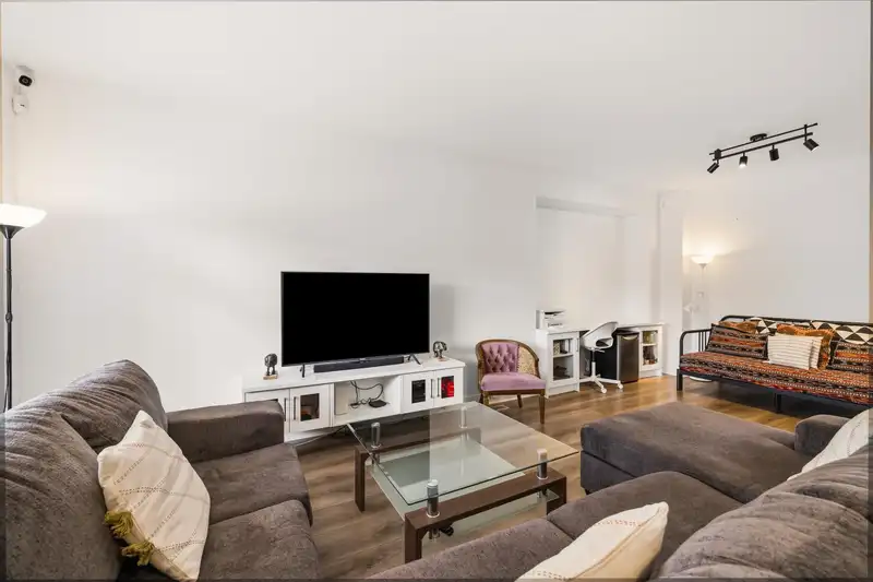 16539 59A AVENUE - photo 3 of 37