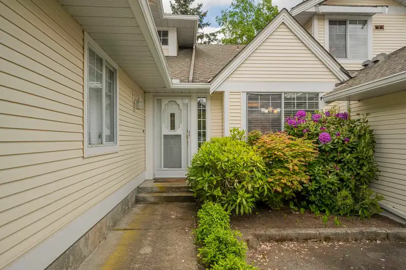 27 8737 212 STREET - photo 3 of 38