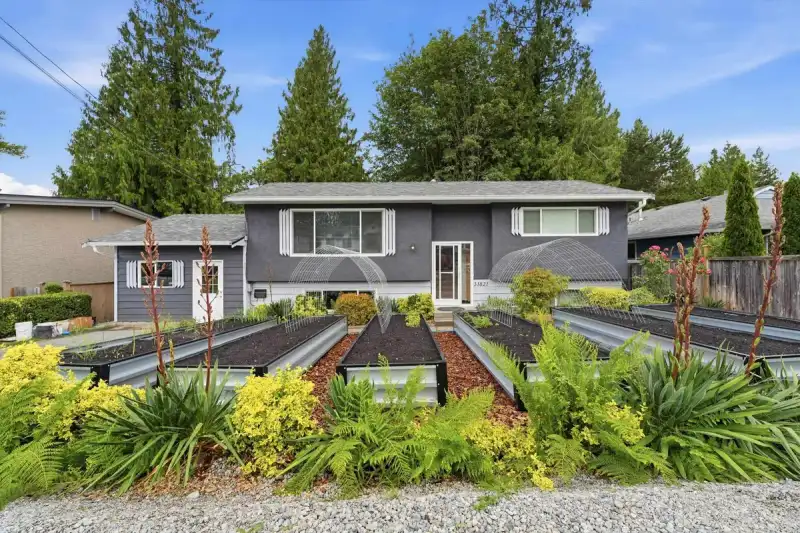 31821 SILVERDALE AVENUE - photo 1 of 35