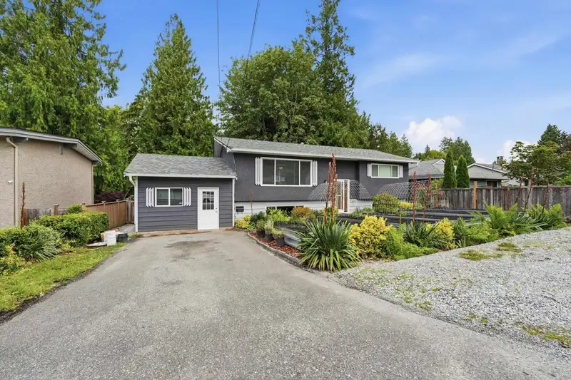 31821 SILVERDALE AVENUE - photo 3 of 35