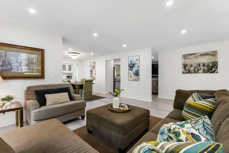 8034 166 STREET - photo 4 of 36