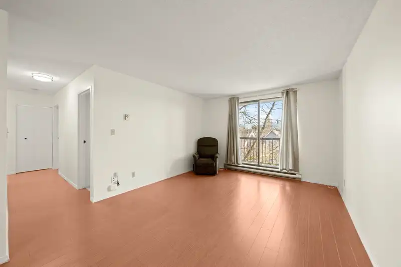 312 8391 BENNETT ROAD - photo 3 of 17