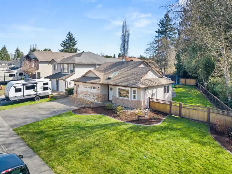 23216 121A AVENUE - photo 4 of 40