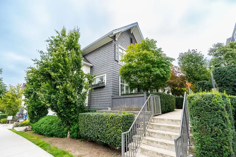 1 13636 81A AVENUE - photo 1 of 31