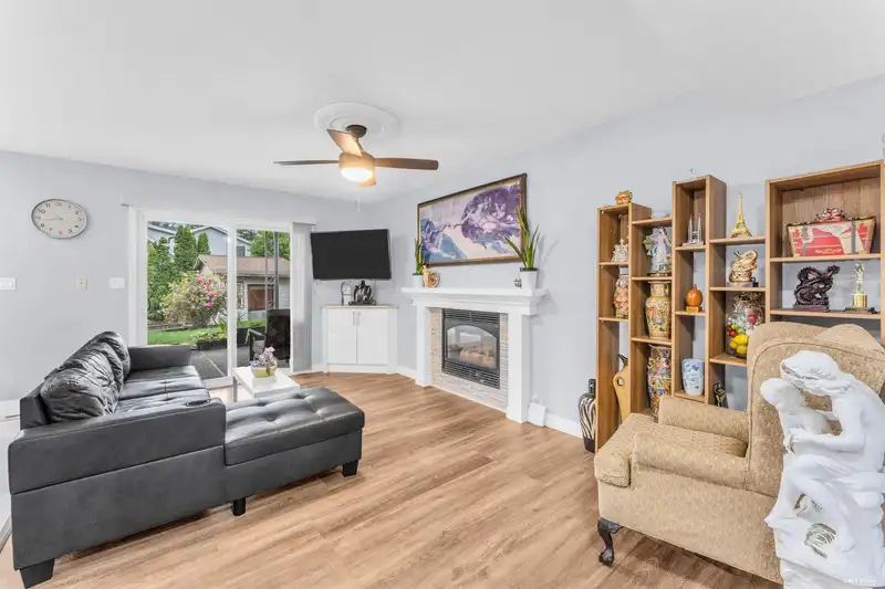 41355 YARROW CENTRAL ROAD - photo 2 of 38
