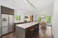1 2423 AVON PLACE - thumbnail 4