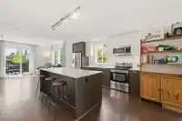 1 2423 AVON PLACE - thumbnail 6