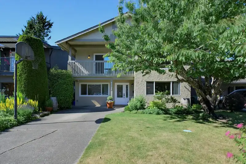4251 CAMPOBELLO PLACE - photo 1 of 40