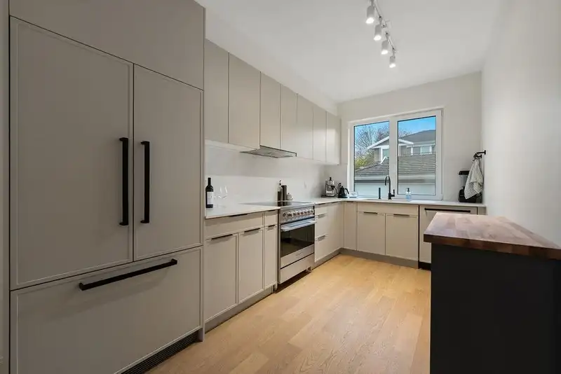 27 632 E 3RD STREET - photo 3 of 39
