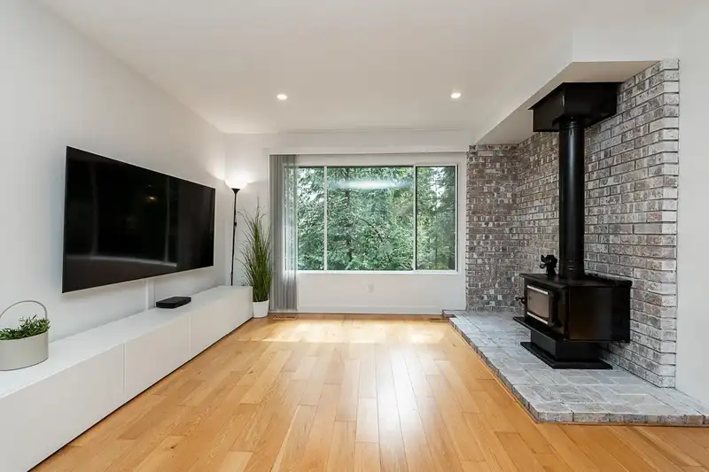 3398 WILLIAM AVENUE - photo 2 of 32