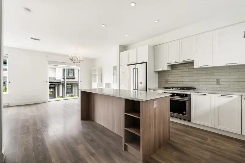 158 1290 MITCHELL STREET - photo 4 of 30