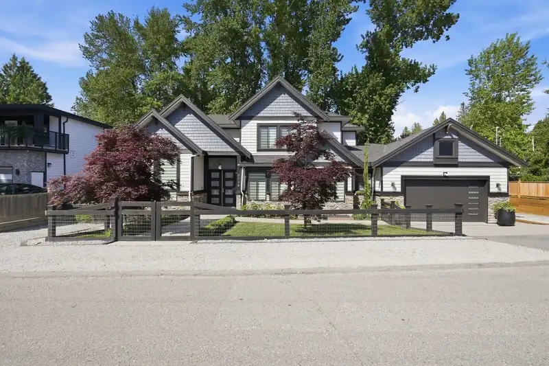 9098 NORUM ROAD - photo 2 of 40