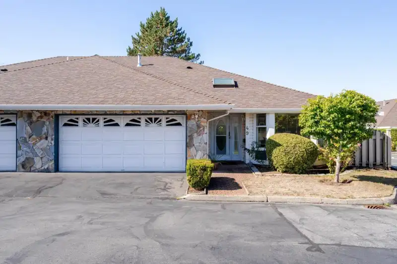 49 21746 52 AVENUE - photo 1 of 40