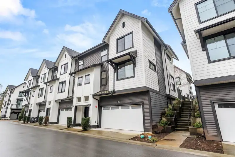 16 7967 197 STREET - photo 2 of 40