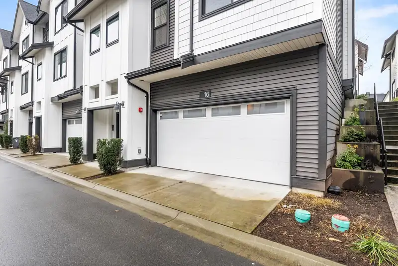 16 7967 197 STREET - photo 3 of 40