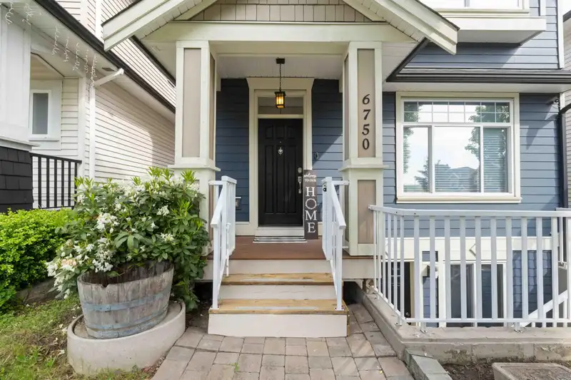 6750 191A STREET - photo 2 of 36