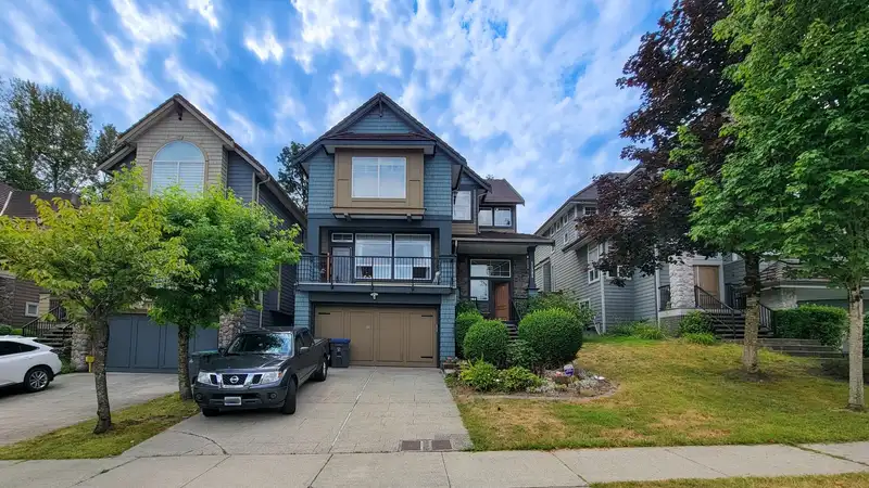 11382 154A STREET - photo 1 of 40
