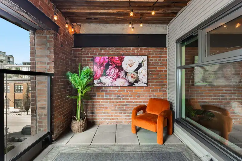 410 388 W 1ST AVENUE - photo 4 of 40