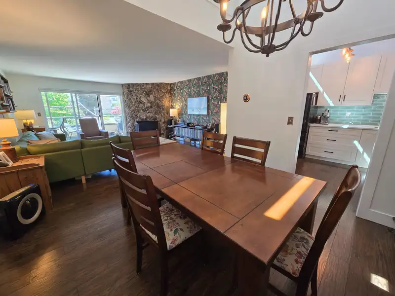 310 1266 W 13TH AVENUE - photo 3 of 37