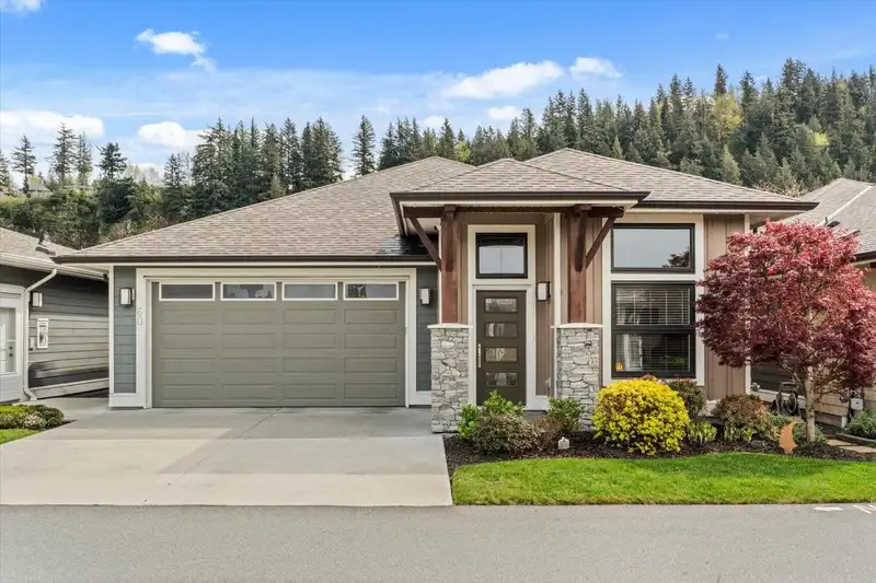 60 46110 THOMAS ROAD - photo 1 of 40