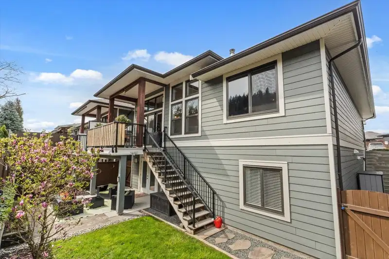 60 46110 THOMAS ROAD - photo 2 of 40