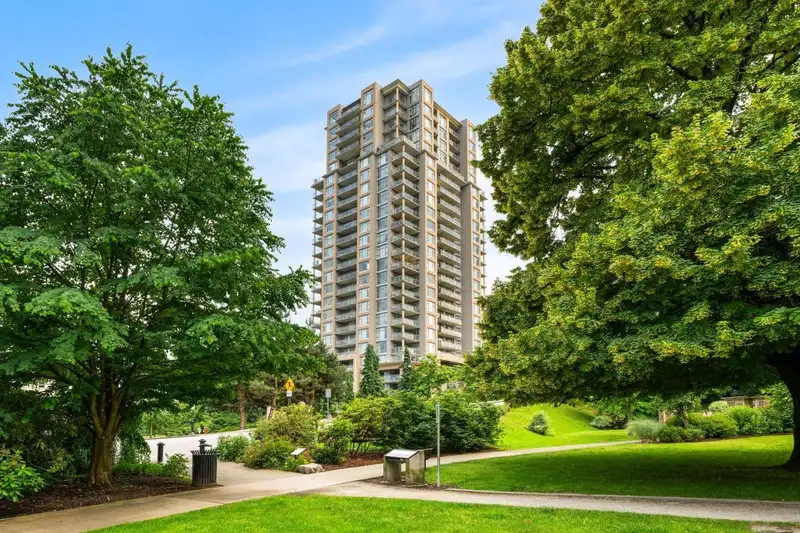 1904 280 ROSS DRIVE - photo 1 of 40