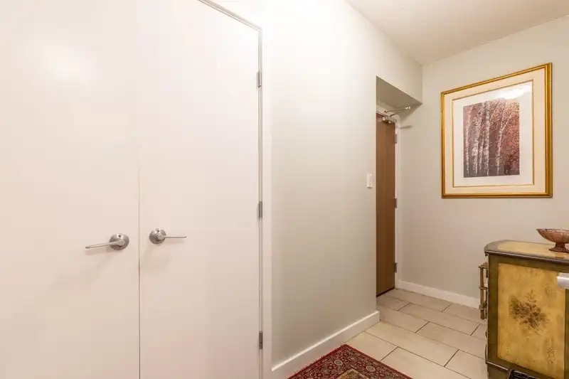 1904 280 ROSS DRIVE - photo 4 of 40