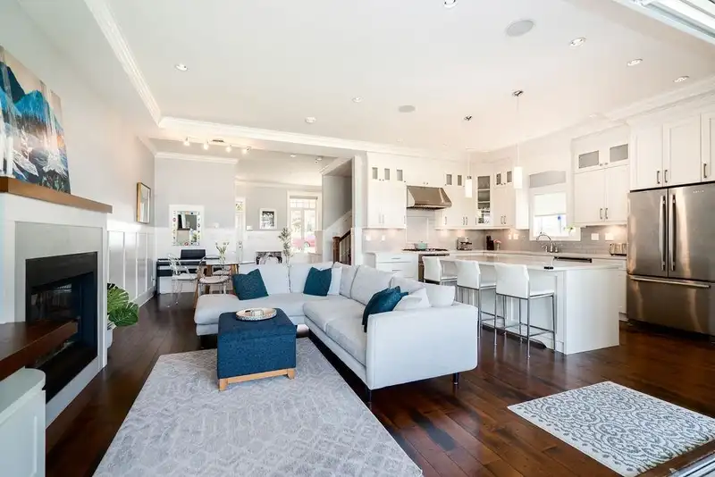 119 DURHAM STREET - photo 3 of 40