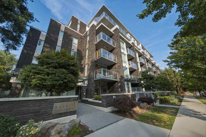 206 5058 CAMBIE STREET - photo 3 of 25