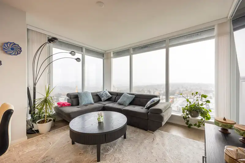 3006 6700 DUNBLANE AVENUE - photo 1 of 17