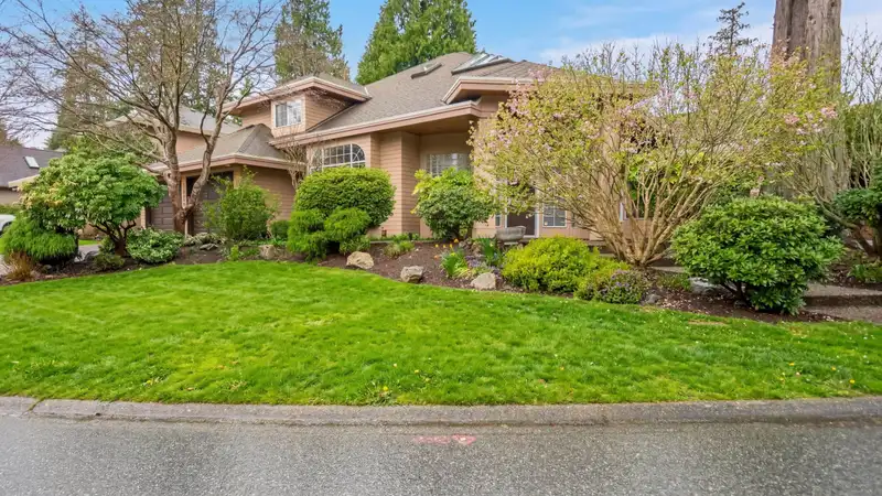 1264 PACIFIC DRIVE - photo 3 of 40