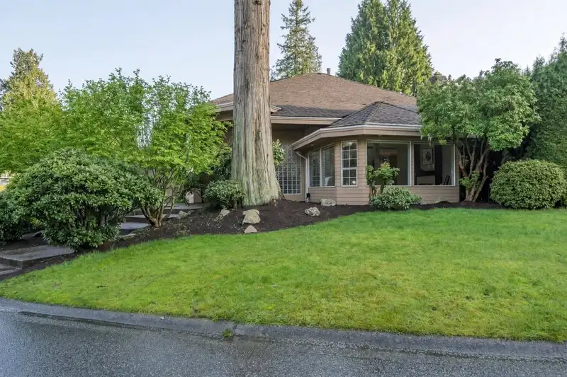 1264 PACIFIC DRIVE - photo 4 of 40