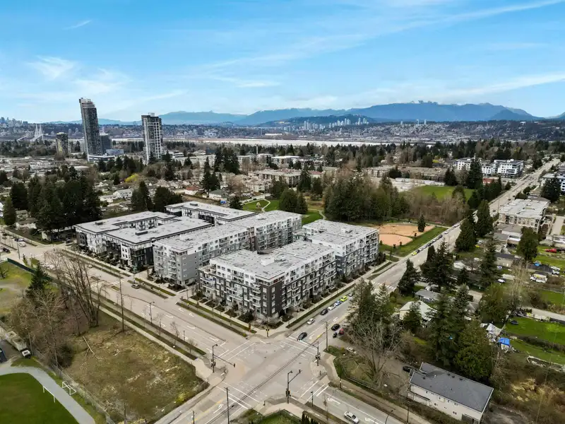 224 13963 105 BOULEVARD - photo 4 of 40