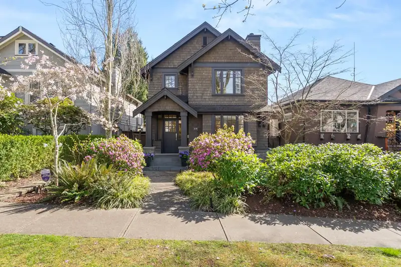 3116 W 28TH AVENUE - photo 1 of 40