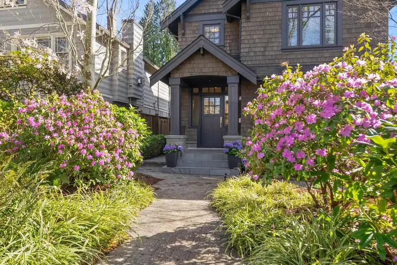 3116 W 28TH AVENUE - photo 2 of 40
