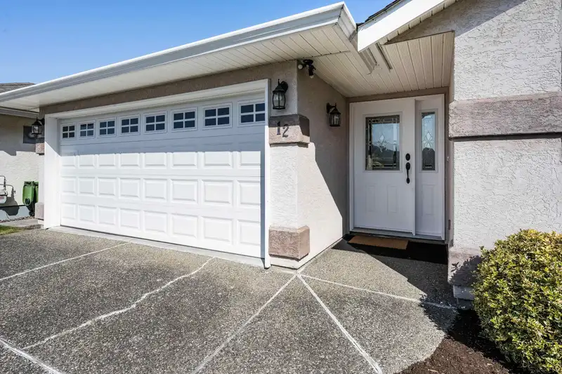 12 9921 QUARRY ROAD - photo 4 of 40