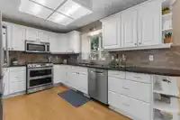 8418 214 STREET - thumbnail 18