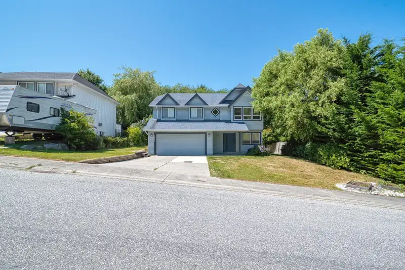 5833 HERON PLACE - photo 3 of 36