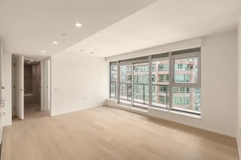 1701 889 PACIFIC STREET - photo 4 of 40