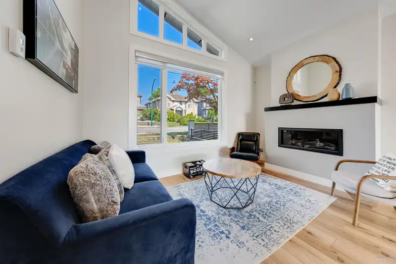 8008 13TH AVENUE - photo 4 of 36
