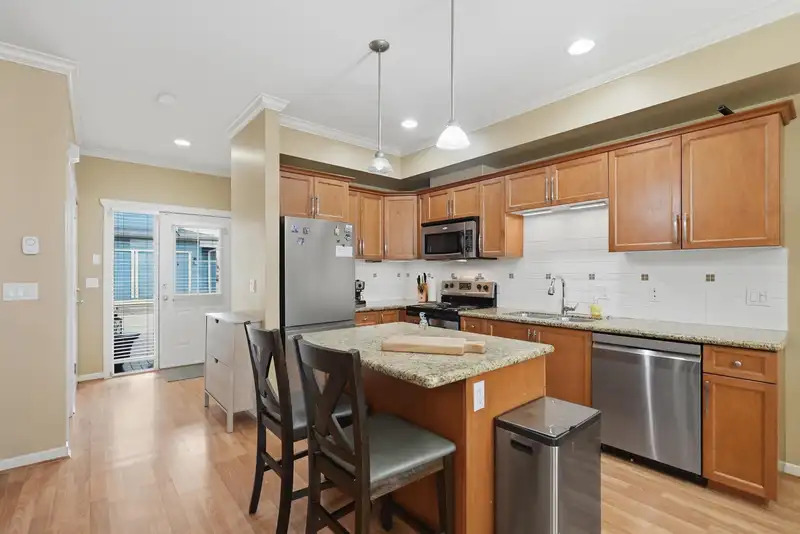 7 4910 CENTRAL AVENUE - photo 1 of 24