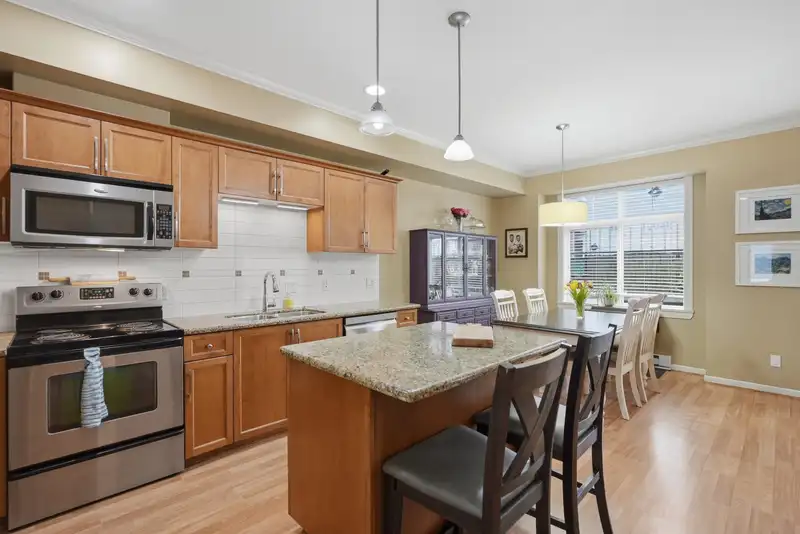 7 4910 CENTRAL AVENUE - photo 2 of 24