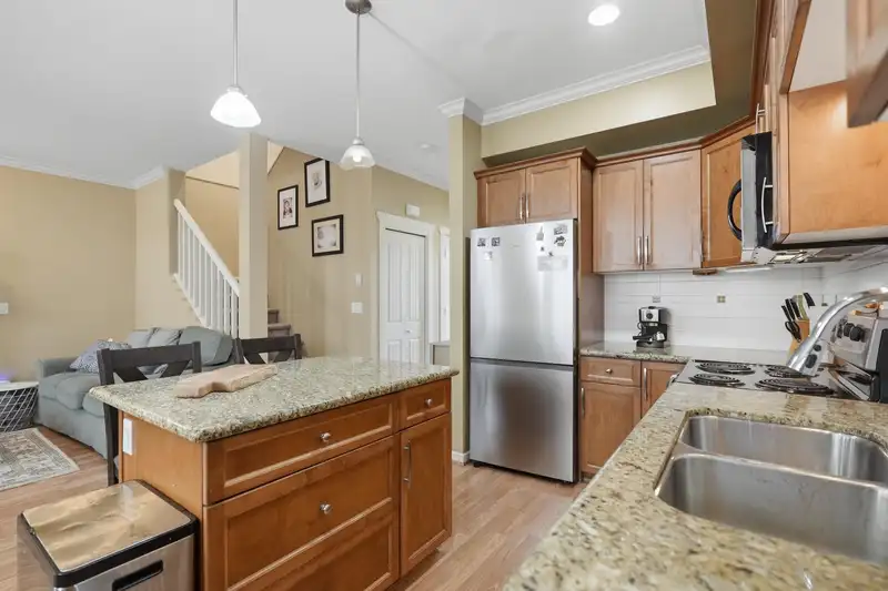 7 4910 CENTRAL AVENUE - photo 4 of 24