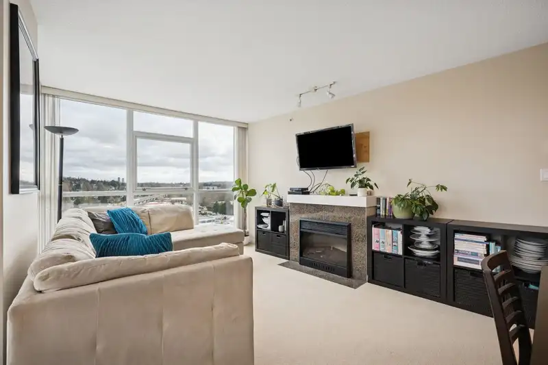 1402 2225 HOLDOM AVENUE - photo 4 of 25