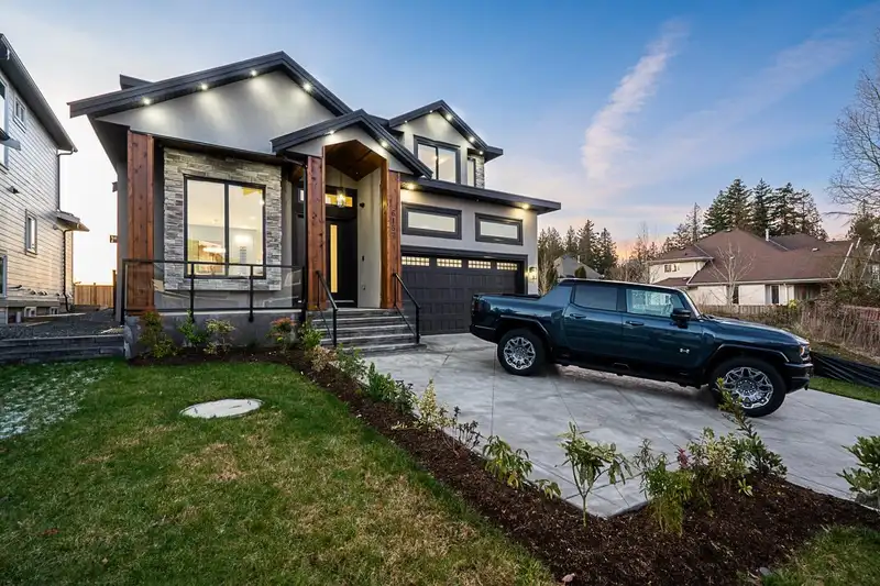 6187 164A STREET - photo 2 of 40