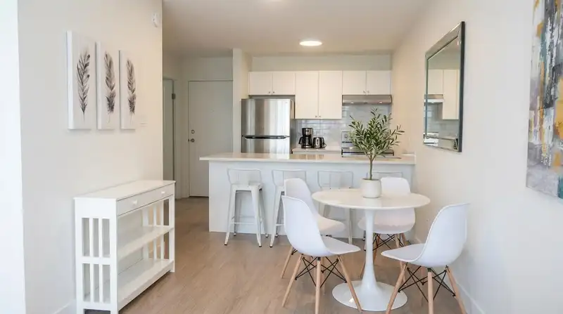 806 1330 BURRARD STREET - photo 3 of 7