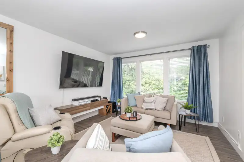 2313 QUAYSIDE COURT - photo 1 of 21
