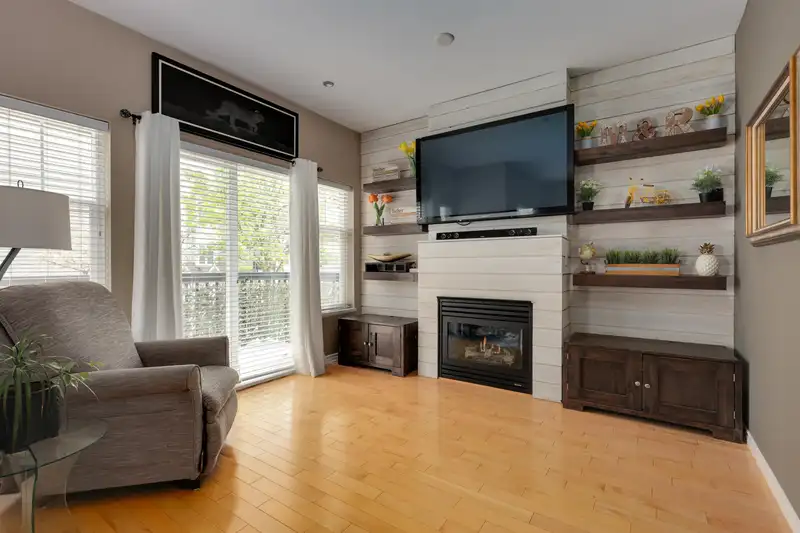 37 21535 88 AVENUE - photo 2 of 35