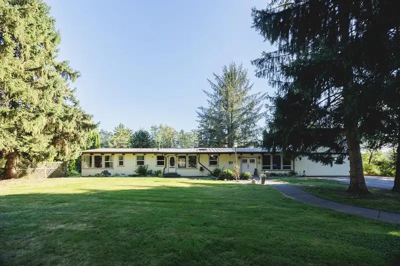23468 20 AVENUE - photo 4 of 40